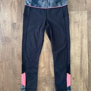 Black and coral LULULEMON leggings, size 4